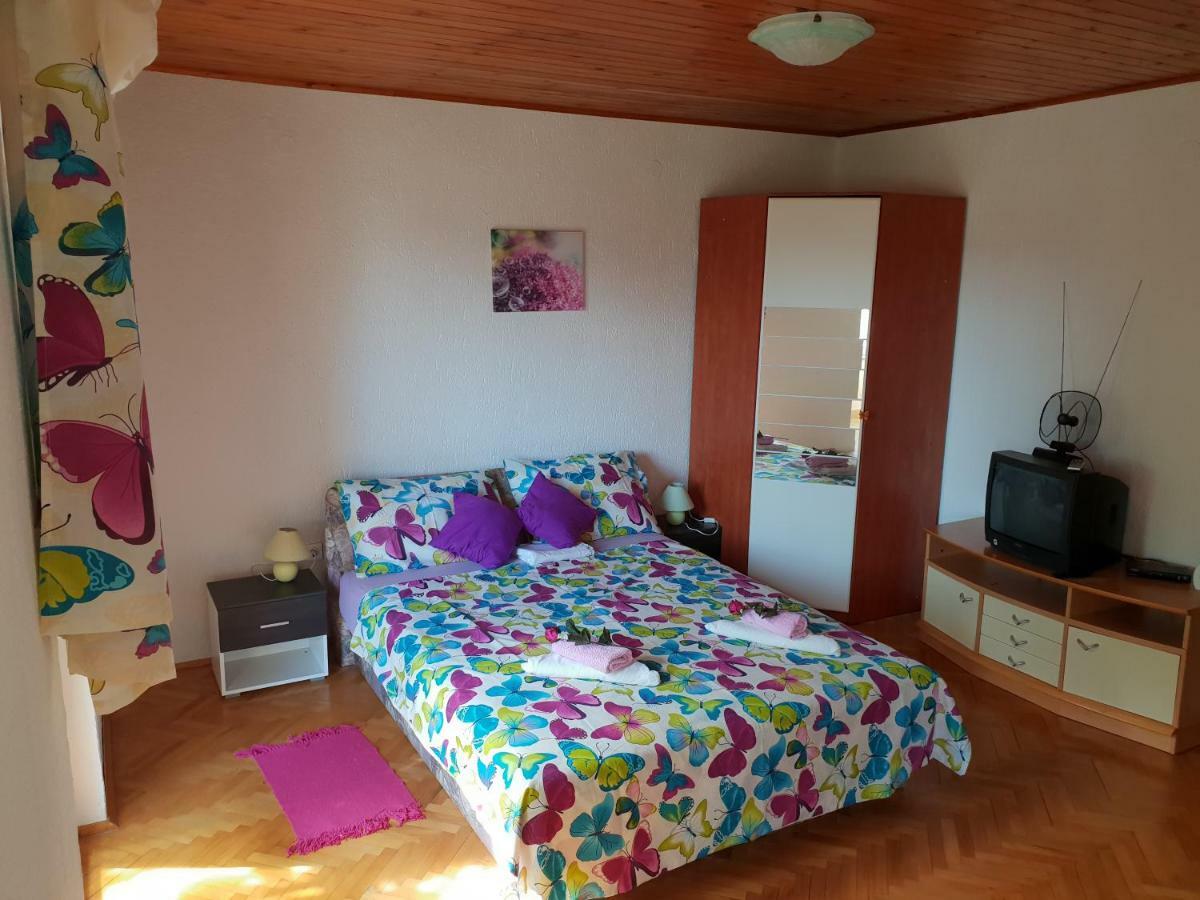 Apartman Dora Smrika Ngoại thất bức ảnh